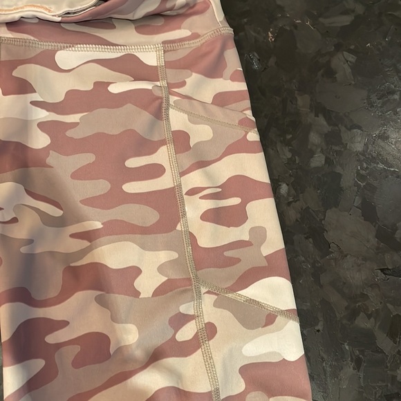 Calvin Klein Performance Shorts - Picture 2 of 4